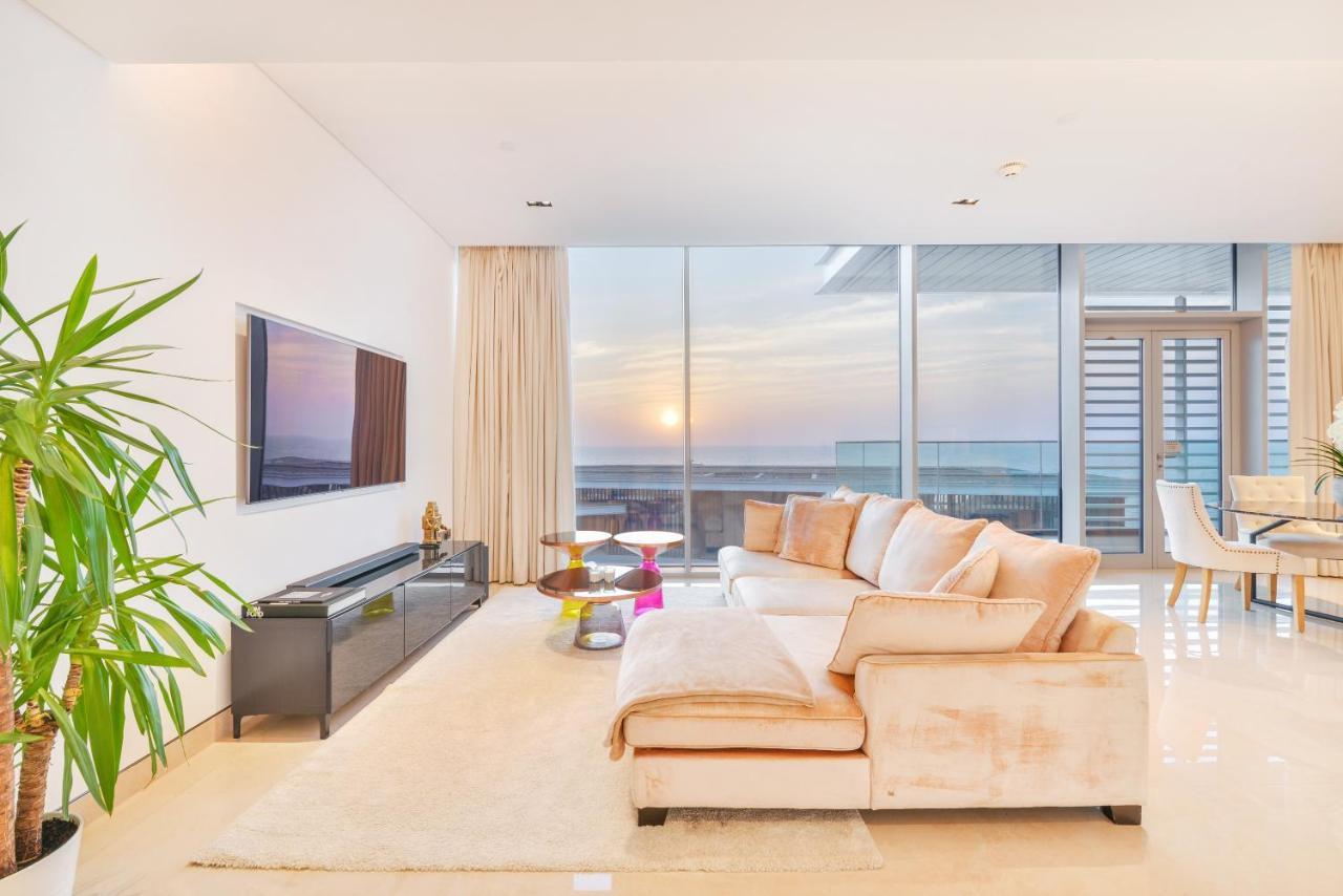Posh 2 Bedroom Oceanfront Apt In The Heart Of Bluewaters Island Дубай Экстерьер фото