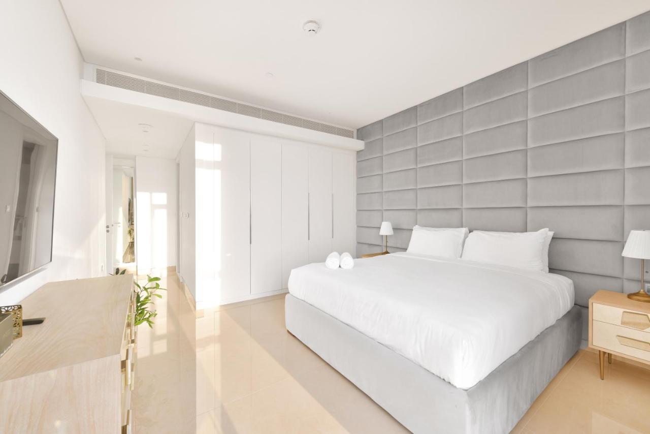 Posh 2 Bedroom Oceanfront Apt In The Heart Of Bluewaters Island Дубай Экстерьер фото