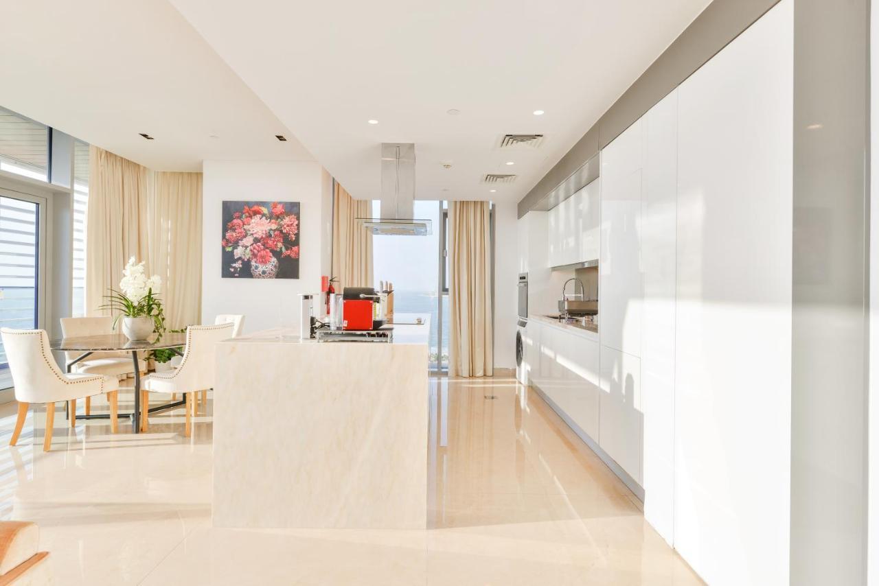 Posh 2 Bedroom Oceanfront Apt In The Heart Of Bluewaters Island Дубай Экстерьер фото