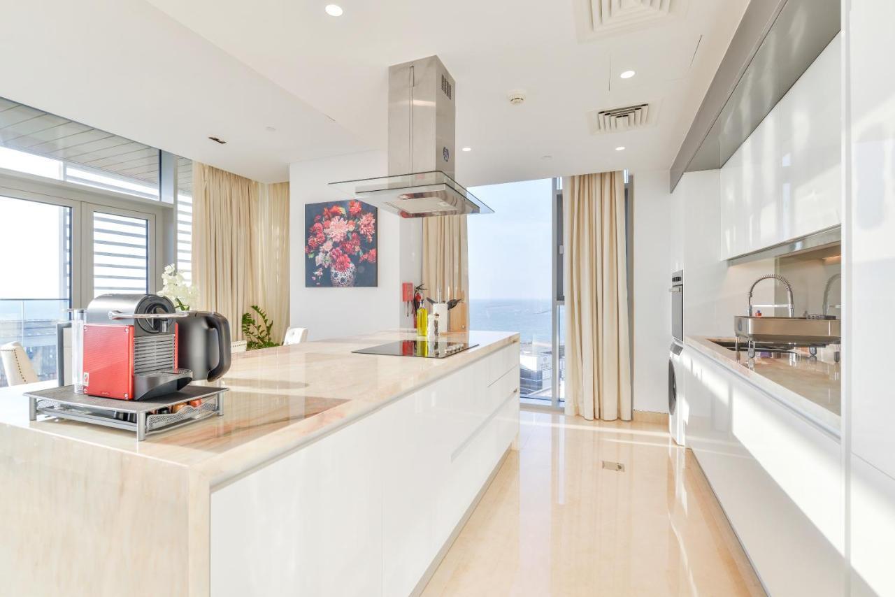 Posh 2 Bedroom Oceanfront Apt In The Heart Of Bluewaters Island Дубай Экстерьер фото